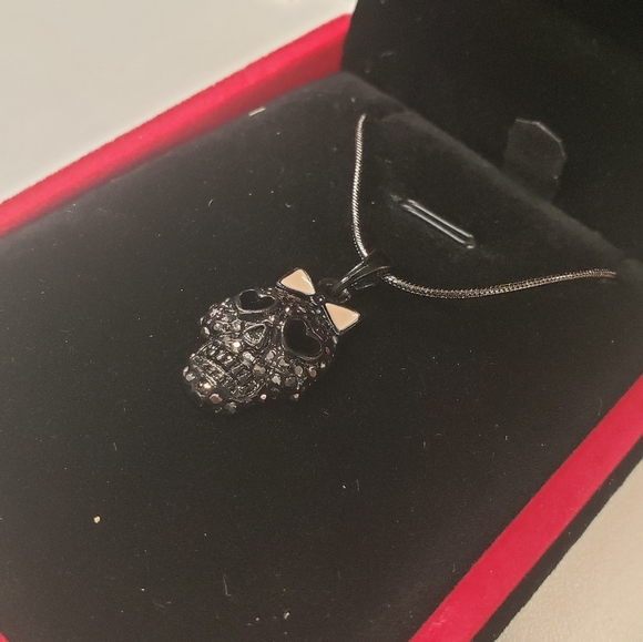 Betsy Johnson Black Skull Rhinestone Necklace - Picture 3 of 5